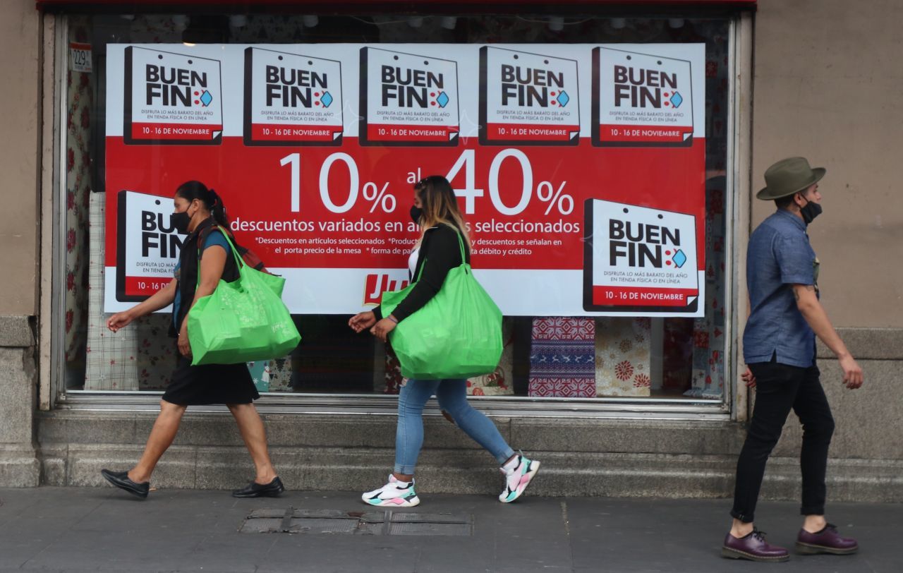 Obligan a una tienda a vender 18 cajas de tequila por error en etiquetado