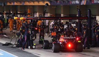 ¡Grande Chequito! Checo explica que se sacrificó por Verstappen al abandonar el GP de Abu Dhabi