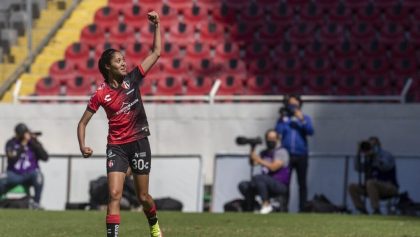 El golazo de vaselina de Alison González que adelanta al Atlas en la semifinal vs Rayadas de la Liga Femenil