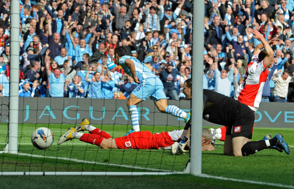 Kun Agüero celebrando el gol del campeonato del Manchester City