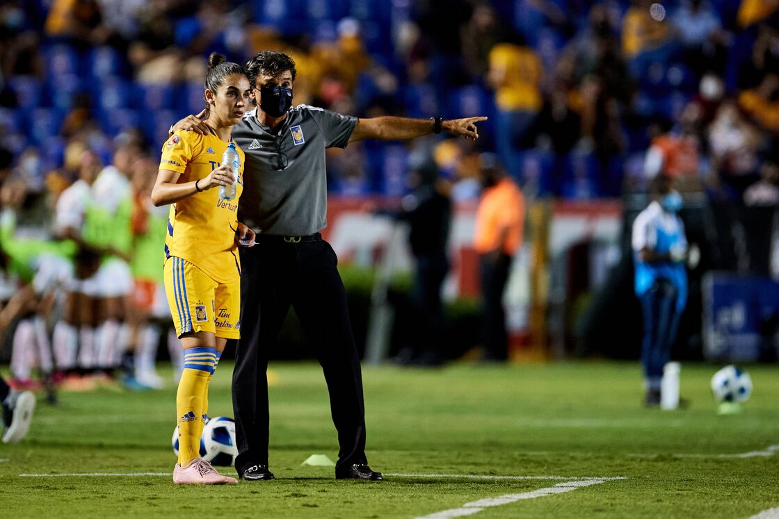 Roberto Medina: Del fracaso en Selección Mexicana a ganarlo todo con Tigres Femenil