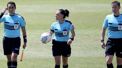 María Belén Carvajal, la primera árbitra central en la Primera División Varonil de Chile