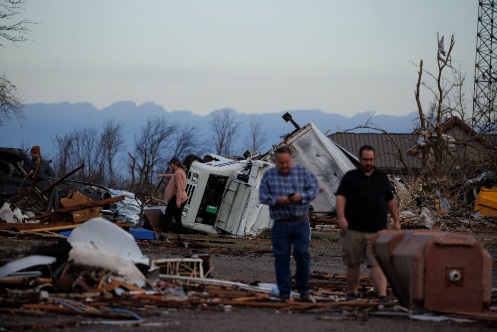 Al menos 50 muertos tras "los peores tornados en la historia" de Kentucky