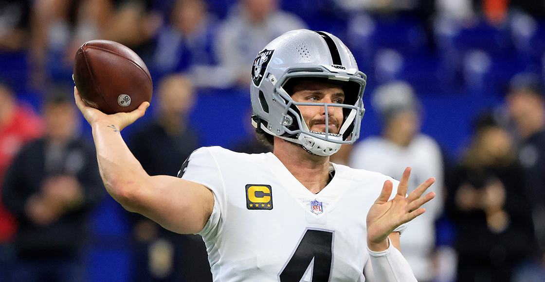 What? Raiders podrían desprenderse de Derek Carr como el QB del equipo en 2022