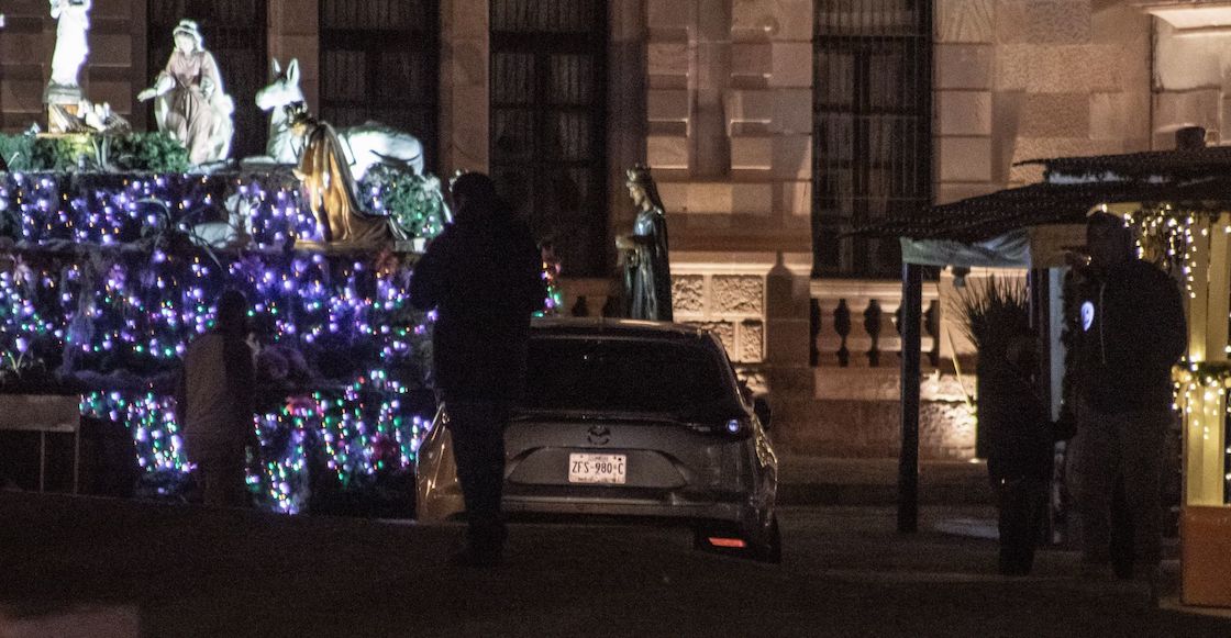 dejan-camioneta-cuerpos-arbol-navidad-zacatecas