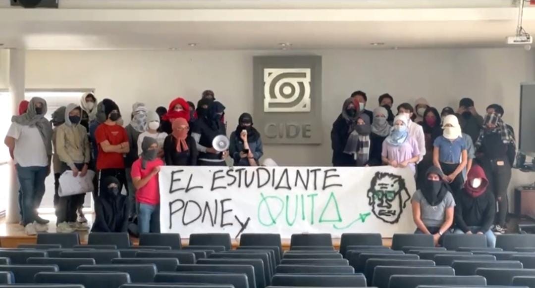 foto-falsa-simular-apoyo-estudiantes-cide-alvarez-buylla-oso-conacyt-4