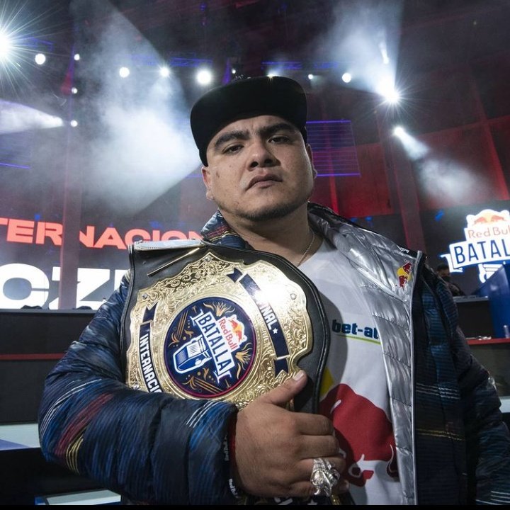 Aczino campeón de la Red Bull Batalla Internacional Chile 2021