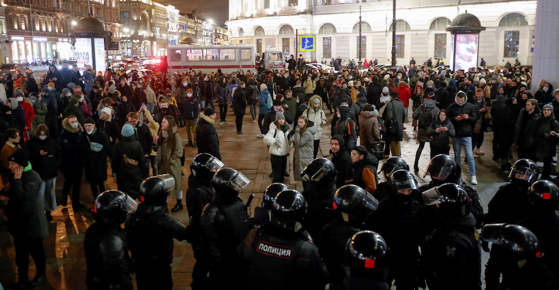 detienen-personas-manifestaban-por-paz-rusia