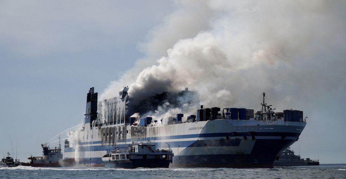 ferry-incendio-grecia