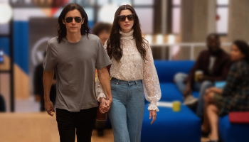 Jared Leto y Anne Hathaway viven una intensa relación en el tráiler de 'WeCrashed'