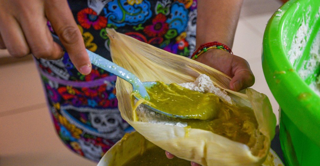 preparacion-tamales-candelaria-mexico-mitos