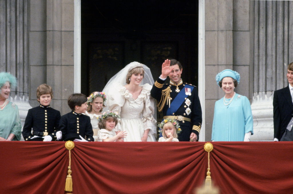  reina-isabel-II-boda-carlos-diana