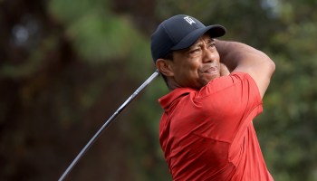 Así va la recuperación de Tiger Woods a un año de su accidente: "Todavía trabajo en la parte de caminar"