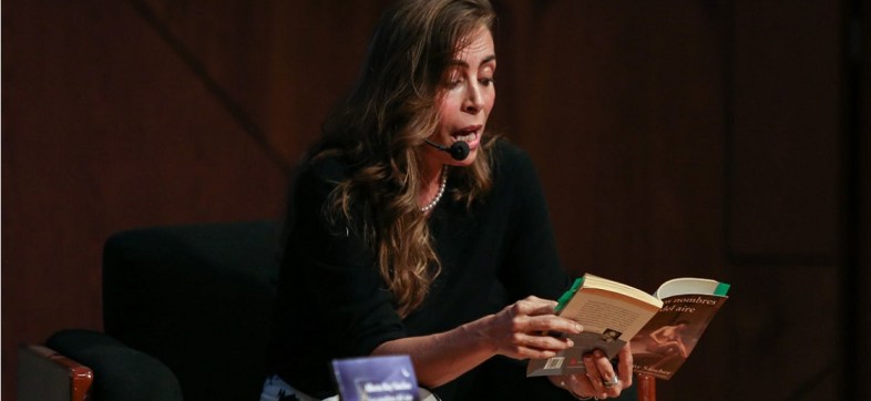 CIUDAD DE MÉXICO, 29AGOSTO2017.- En la sala Manuel M. Ponce del Palacio de Bellas Artes, Ricardo Cayuela, editor, Alberto Ruy Sánchez, escritor y Sasha Sokol, actriz y cantante, durante la lectura del libro que celebra 30 años "Los hombres del aire", novela del escritor reconocida con el premio Xavier Villaurrutia de Escritores para Escritores en 1987.