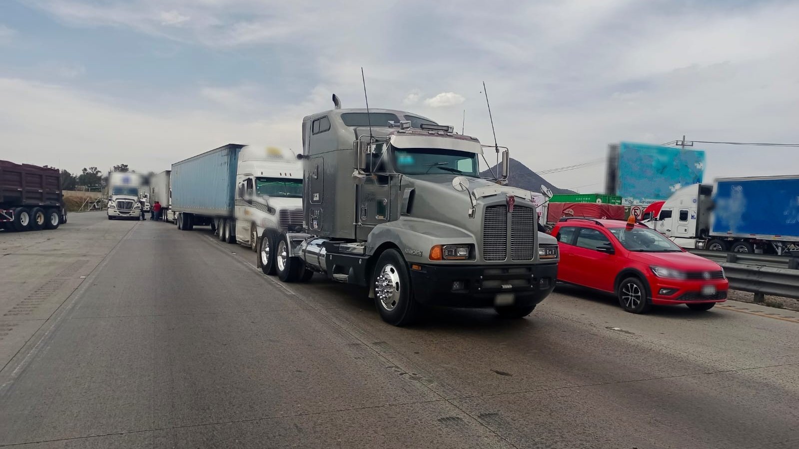 bloqueo-mexico-queretaro-autopista