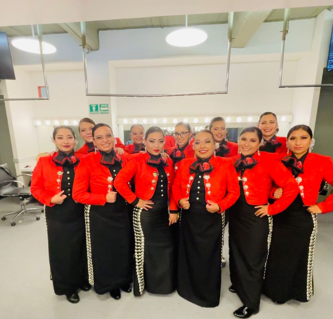 mariachi-femenil-amazonas-mujeres