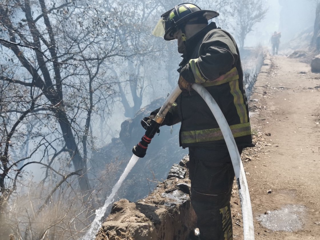 reportan-incendio-magdalena-contreras-bombero