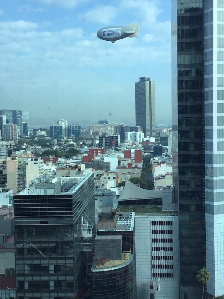 zeppelin-feminicidios-cdmx