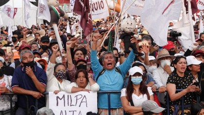 CIUDAD DE MÉXICO, 06ABRIL2022.- Claudia Sheinbaum, jefa de Gobierno, acompañada de funcionarios del Partido de Morena, encabezó la Asamblea para promover el voto para la revocación de mandato del Presidente de México, Andrés Manuel López Obrador, la cual se llevará a cabo el próximo 10 de abril. El acto se realizó en el Monumento a la Revolución.