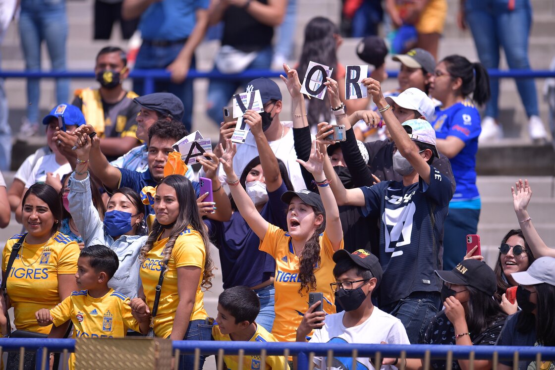 ¡Su fan número 1! Checa la emotiva visita de Doña Cuquita a Tigres Femenil