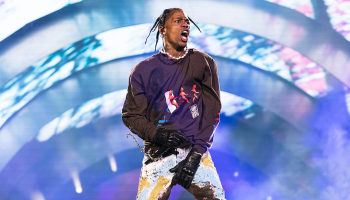 Travis Scott se presentó en una fiesta de Coachella 2022 y casi nadie lo supo