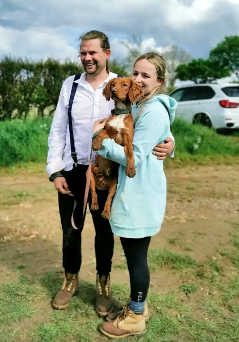 Susto nivel: Pareja interrumpió su boda para buscar a su perrito 