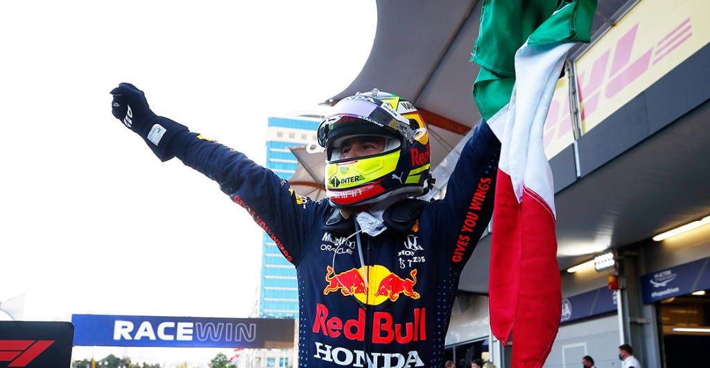 ¡Se queda! Checo Pérez firma extensión de contrato con Red Bull