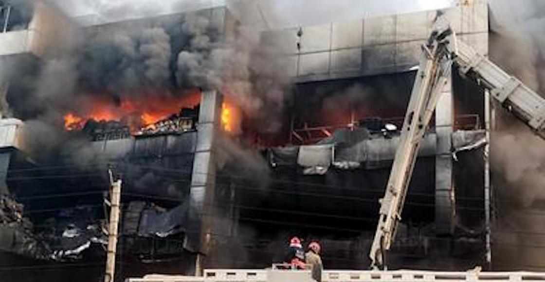 incendio-edificio-nueva-delhi-india