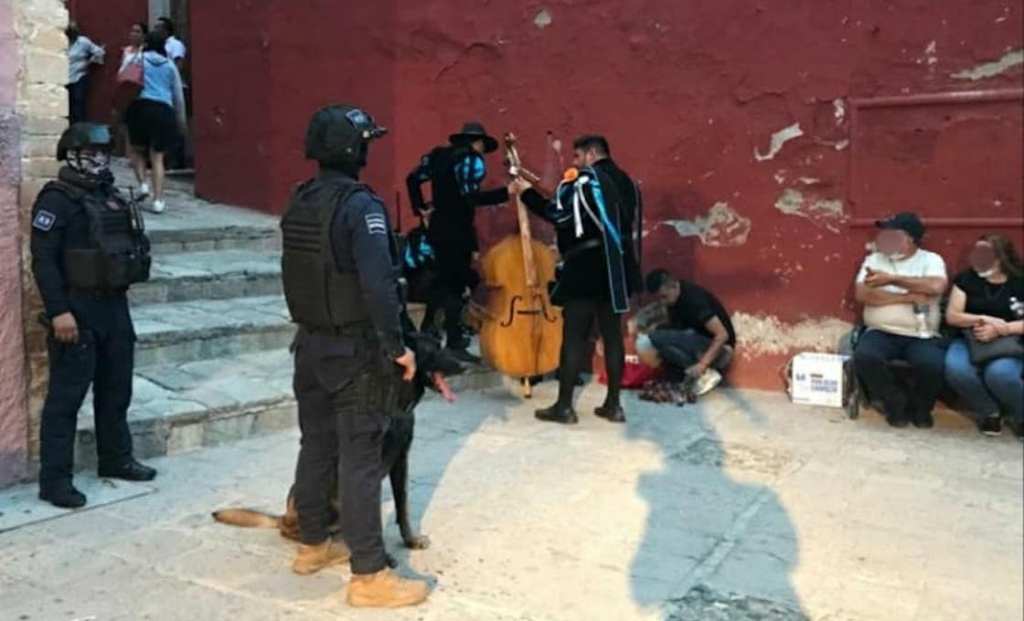 policia-guanajuato-operativo-estudiantinas-instrumentos