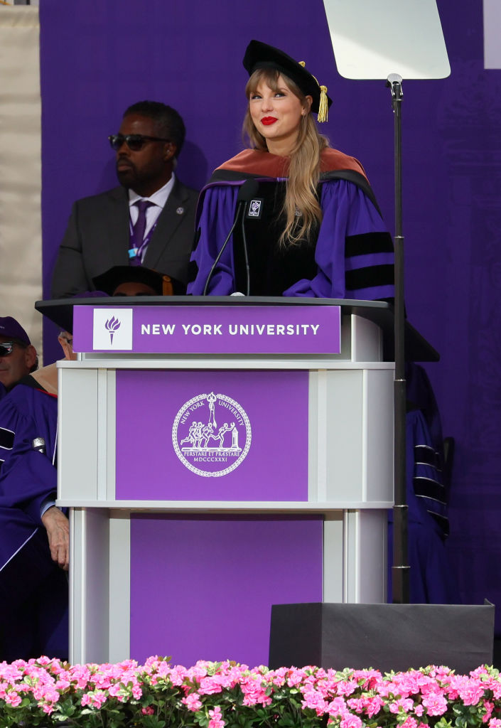 ¡Los Grammys qué! Taylor Swift ahora recibió un doctorado