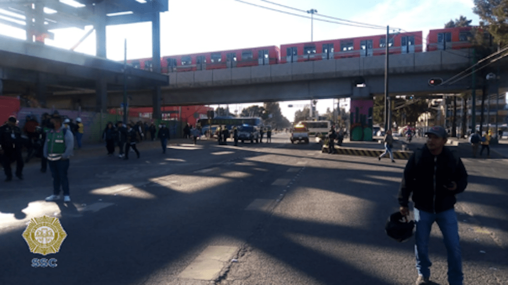 bloqueo-transportistas-san-juan-aragon-cdmx