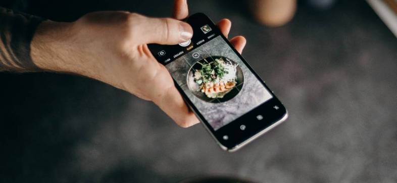 "Gorrones internacionales": Chef mexicano exhibe a influencer que le pidió comida a cambio de stories