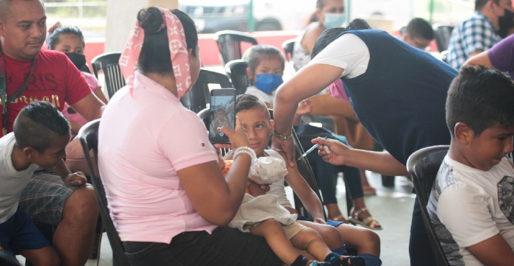 Vacunación contra hepatitis.