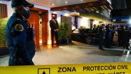 CIUDAD DE MÉXICO, 23JUNIO2022.- Un hombre le disparó 3 veces a su esposa mientras comían en el Restaurante Suntory, en la Colonia Del Valle; posteriormente el responsable fue detenido y elementos de seguridad resguardaron el lugar.