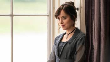 Vaya dilema: Netflix estrena el tráiler oficial de 'Persuasion' con Dakota Johnson