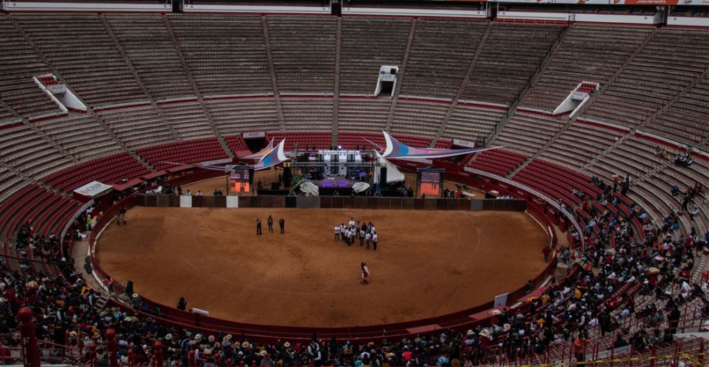 plaza-mexico-toros