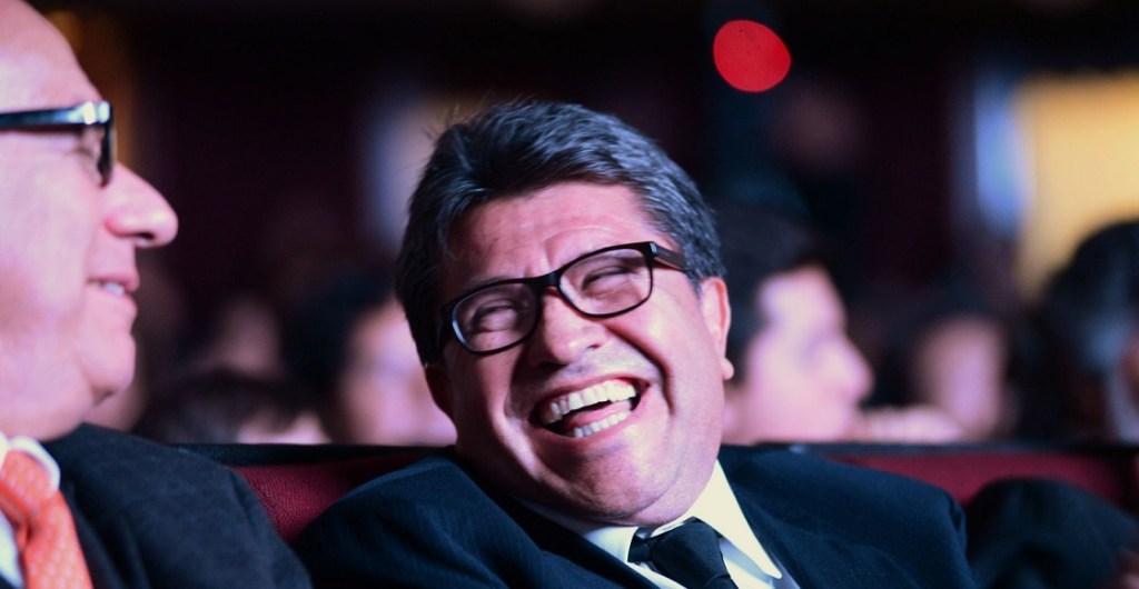 MÉXICO, D.F., 24NOVIEMBRE2014.-  Ricardo Monreal Ávila, presentó hoy su informa de labores  en el teatro de la Ciudad , al cual asistieron Andrés Manuel Lopéz Obrador, Dante Delgado y Martí Batres, El coordinador de Grupo Parlamentario de Movimiento Ciudadano mencionó que se exige la renuncia del presidente de la República Enrique Peña Nieto, la aparición de los 43 desaparecidos y la liberación de los 11 jóvenes detenidos en la manifestación del pasado 20 de noviembre. 