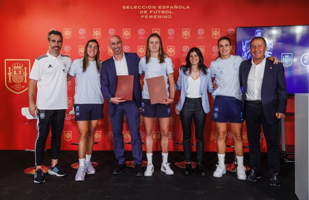 ¿En qué consiste el acuerdo que iguala condiciones económicas entre selección femenil y varonil en España?