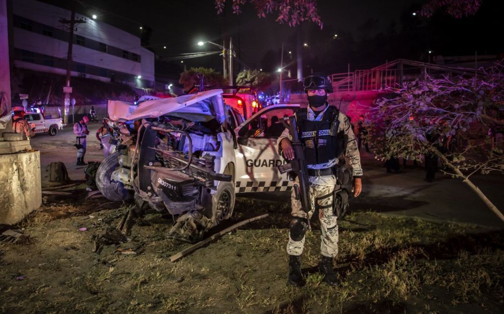 Vehículo de la Guardia Nacional se accidenta sobre Arco Norte; uno murió y otro más está grave