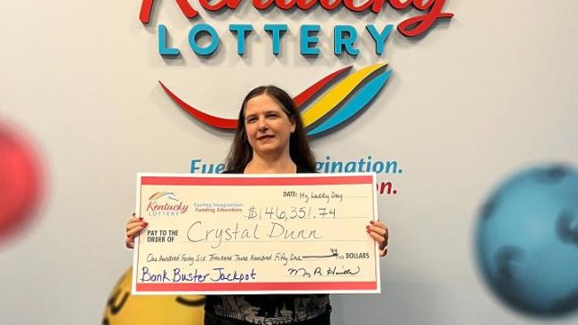 Mujer ganó la lotería y así compartió su premio con desconocidos