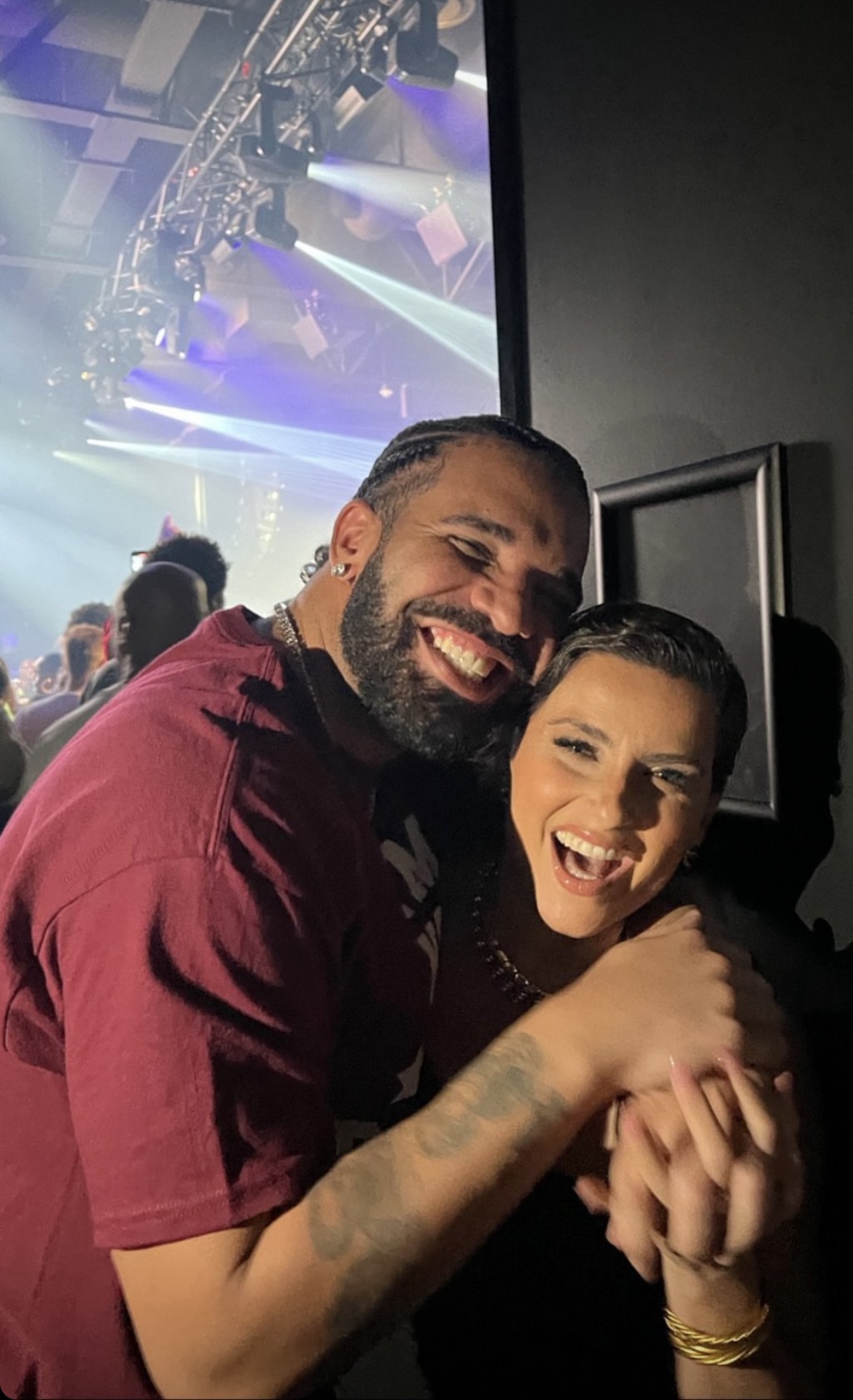 Drake Cantó “I’m Like A Bird” Junto A Nelly Furtado Y Vaya Golpe De ...