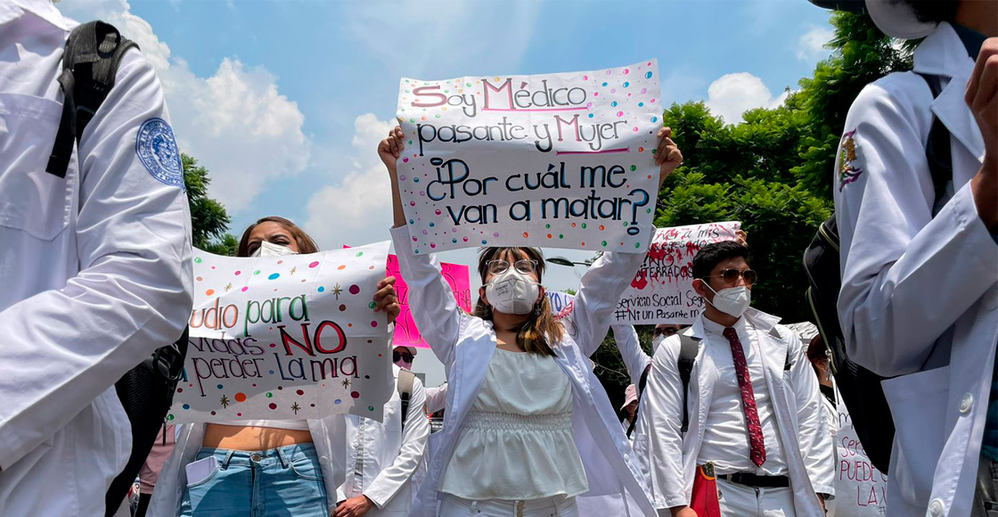 medicos-pasantes-protesta-cdmx