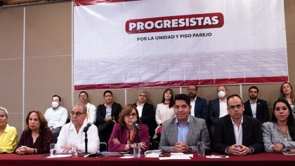 CIUDAD DE MÉXICO, 21JULIO2022.- Los morenistas Tomás Vázquez Vigil, Martha Lucía Mícher, y Emmanuel Reyes, encabezaron una reunión de líderes populares progresistas para mostrar su apoyo a Marcelo Ebrard, como candidato presidencial de este partido, además de exigirle a la dirigencia "piso parejo" en el método para elegir a quien habrá de representar a Morena en la próximo elección a Presidente de México.