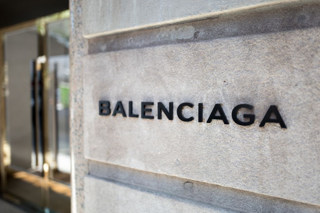 Balenciaga  Era una sencilla 'bolsa de mercado' y hoy Balenciaga