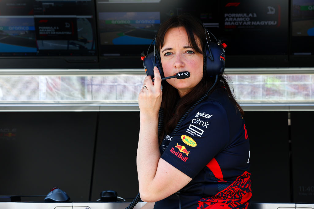 Los elogios de Verstappen a la estrategia de Hannah Schmitz en Hungría: "Estuvo increíblemente tranquila"