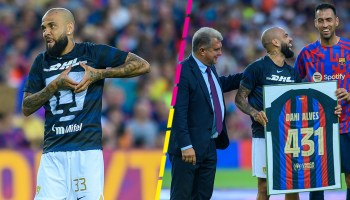 En imágenes: El regreso y homenaje a Dani Alves en el Camp Nou