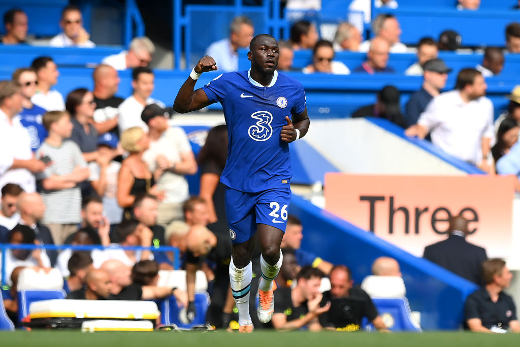 ¡De volea! Pasen croquetas para el perro golazo con el que Kalidou Koulibaly se estrenó con el Chelsea