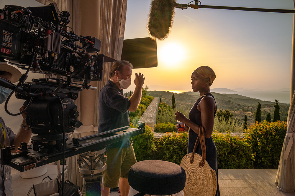 Janelle Monáe con Rian Johnson en el set de 'Knives Out 2'