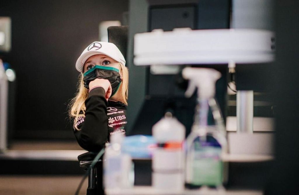 Luna Fluxá, miembro de la Academia de pilotos jóvenes de Mercedes