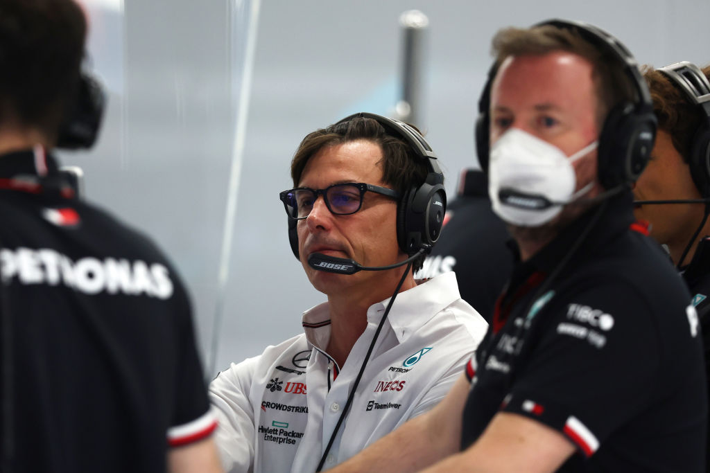 Ni se emocionen: Toto Wolff descartó a Checo Pérez como reemplazo de Hamilton en Mercedes